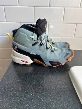 Salomon Women’s Crosshike Trail Hybrid Boots Size 8